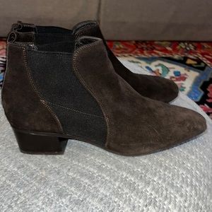 Aquatalia brown suede booties